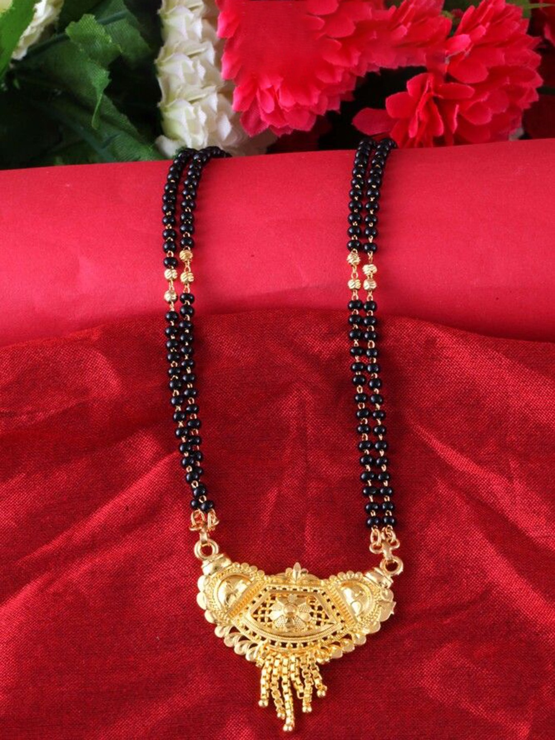 

DIVASTRI Gold-Plated Artificial Beads Mangalsutra