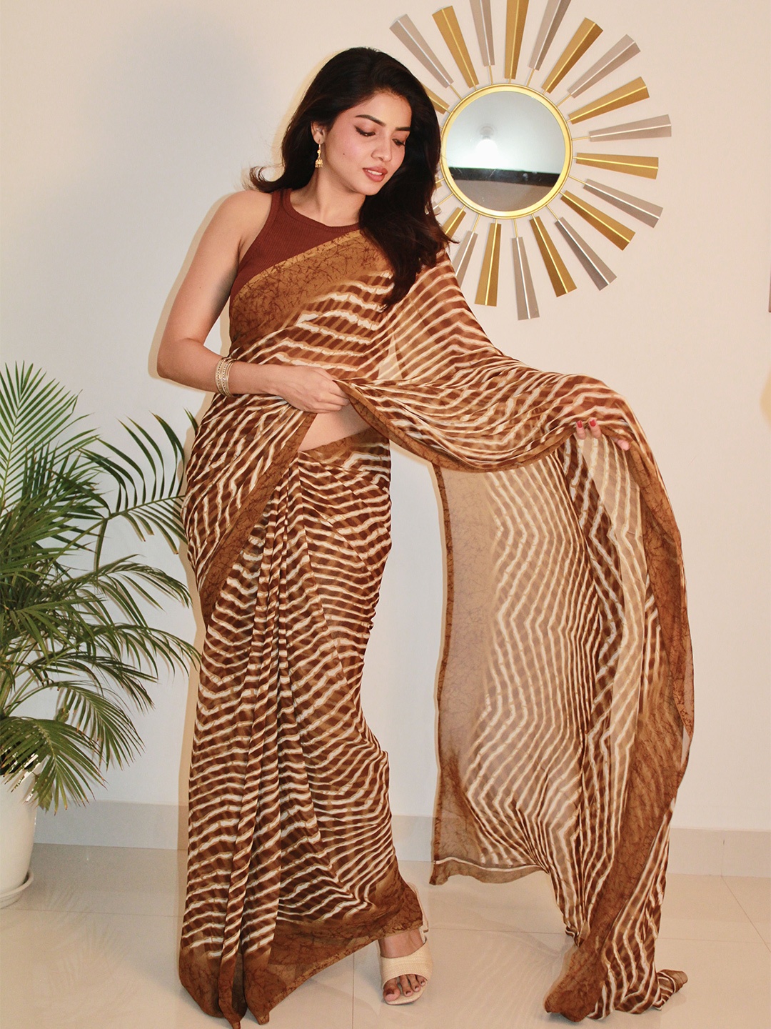 

Sitanjali Leheriya Pure Georgette Bagh Saree, Brown