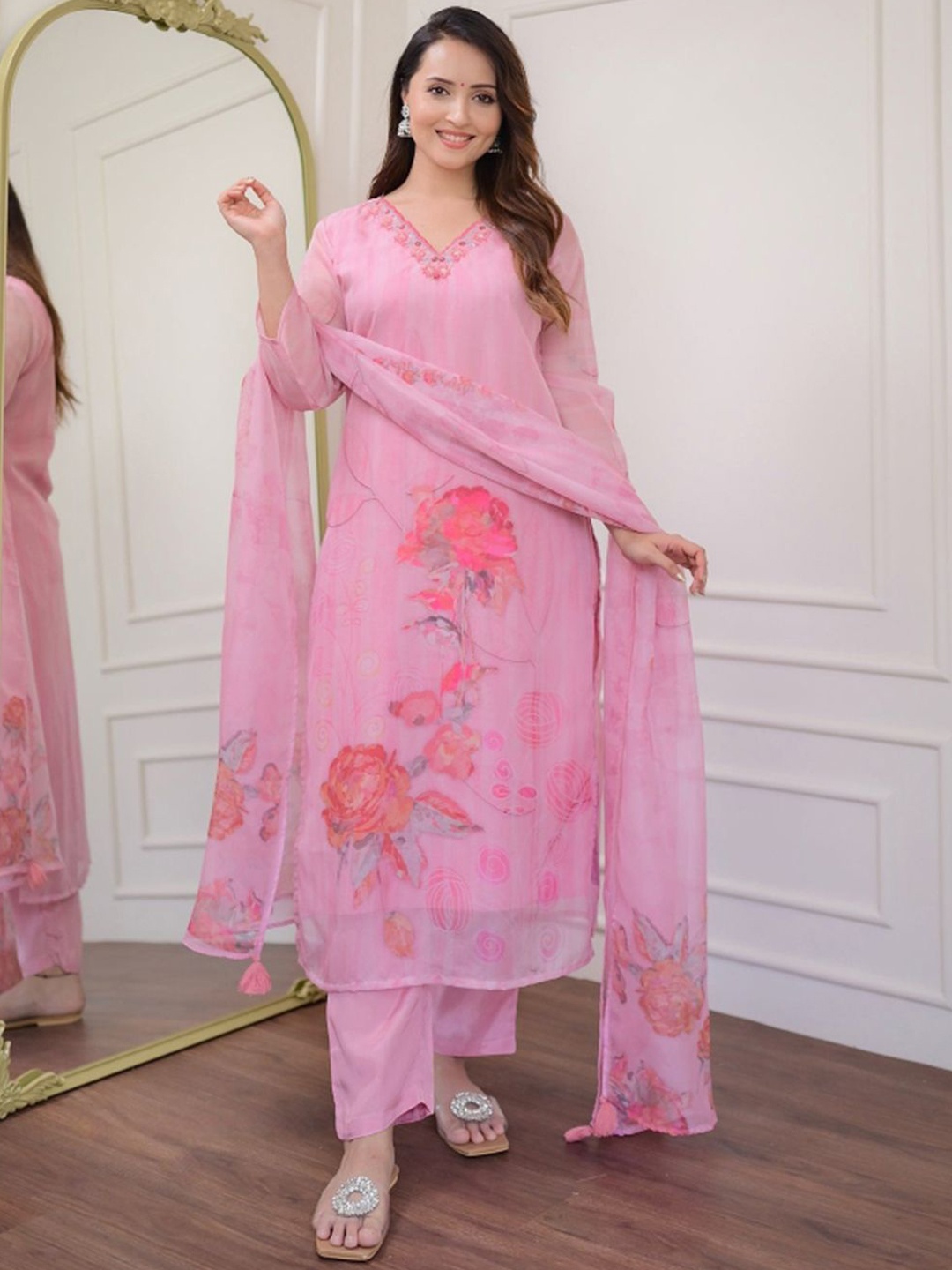 

Lilots Women Floral Embroidered Regular Sequinned Kurta with Trousers & With Dupatta, Pink