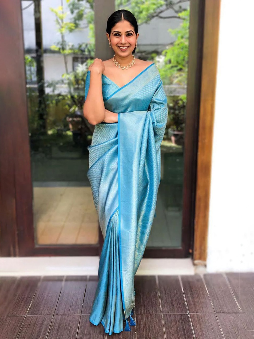 

Wuxi Woven Design Pure Silk Banarasi Saree, Blue