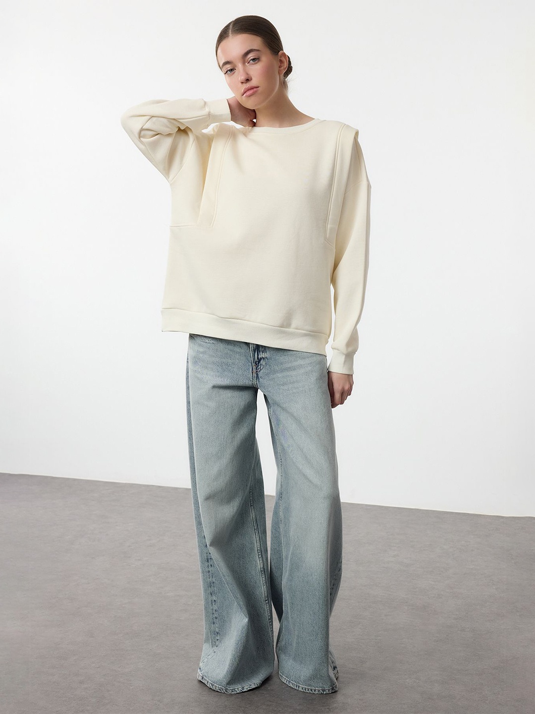 

Trendyol Women Sweatshirt, Na