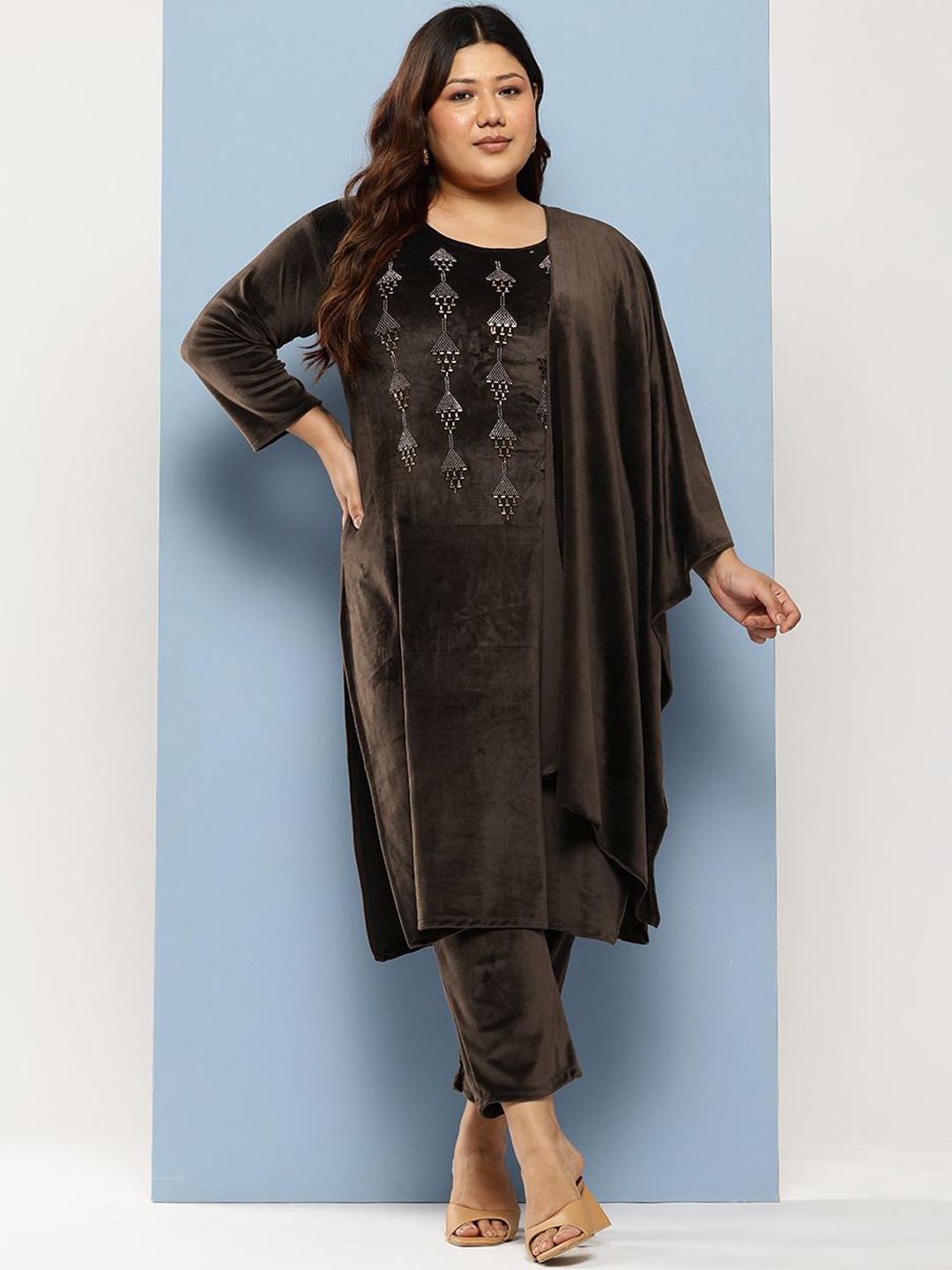 

BAESD Women Floral Printed Regular Velvet Kurta with Trousers & With Dupatta, Brown