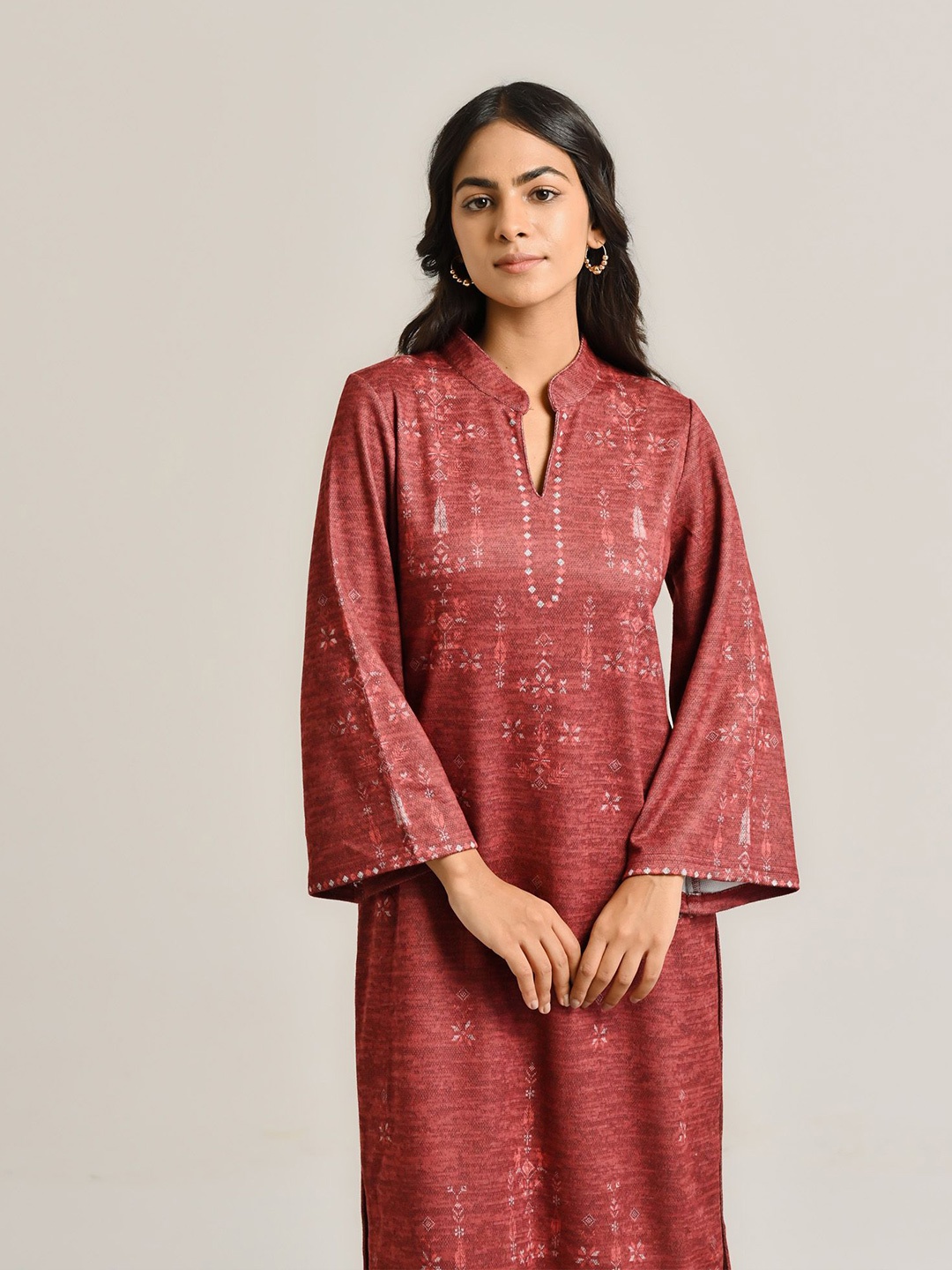 

Rustorange Geometric Printed Mandarin collar Long Sleeves Regular Wool Straight Kurta, Maroon