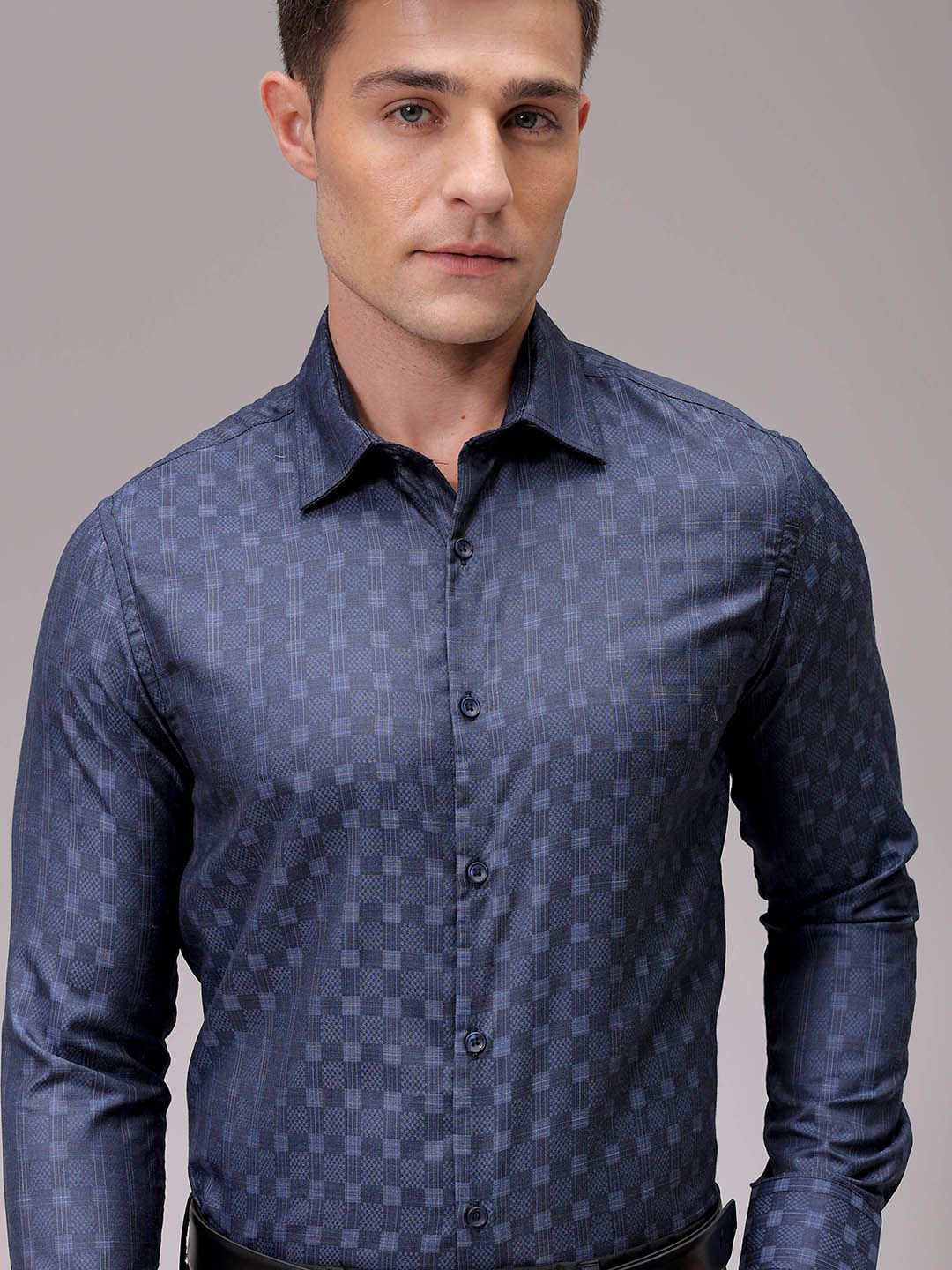 

The Indian Garage Co. X Luxe Men Slim Fit Opaque Checked Formal Shirt, Navy blue