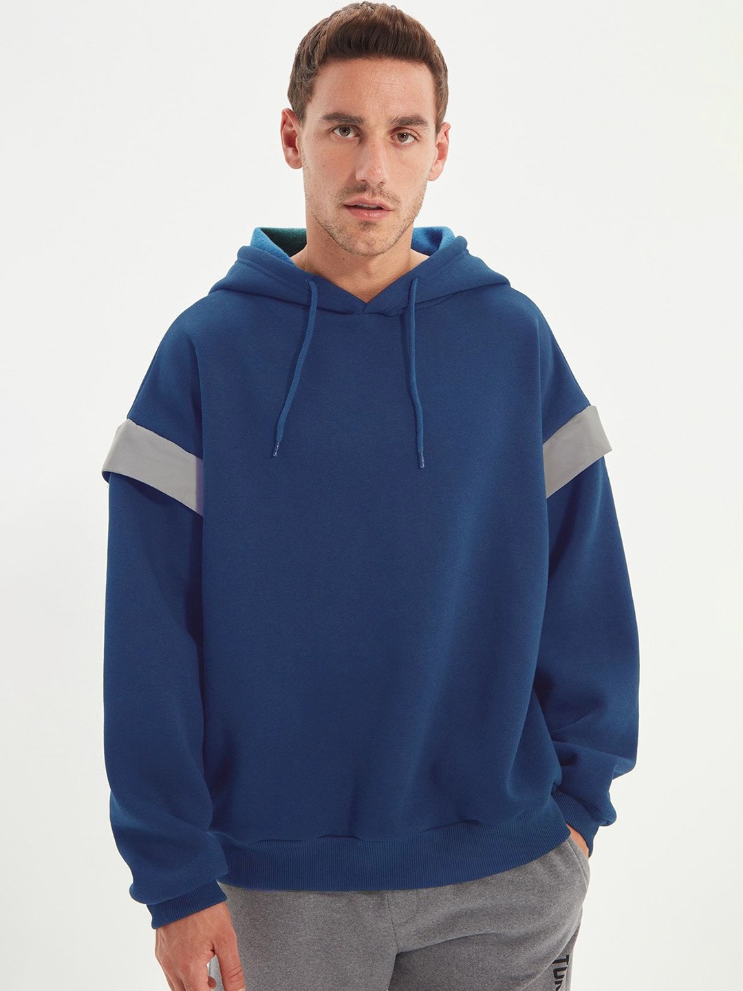 

Trendyol Men Sweatshirt, Na