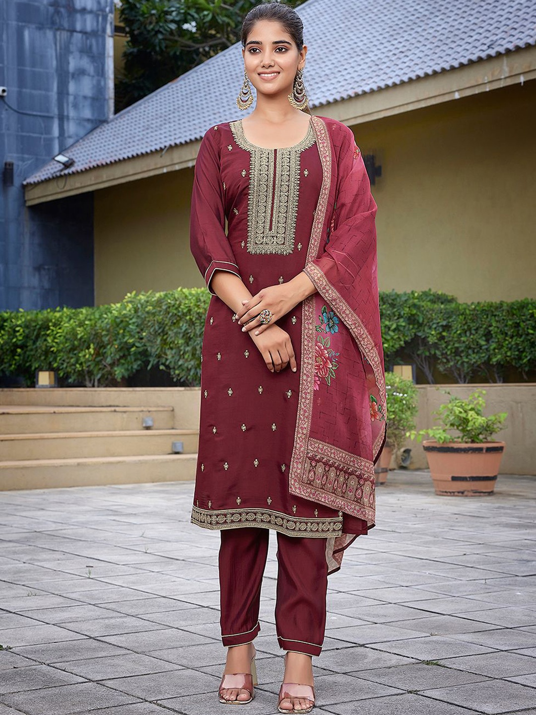 

DIVASTRI Women Ethnic Motifs Embroidered Regular Kurta with Trousers & With Dupatta, Maroon