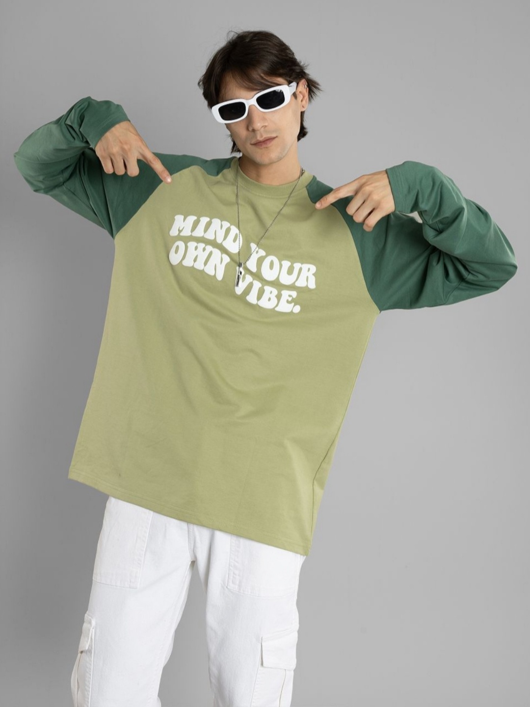 

PEPLOS Men Printed Applique T-shirt, Green