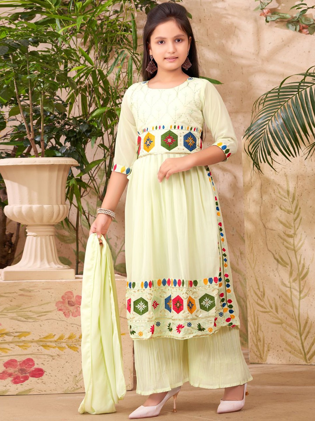 

BAESD Girls Ethnic Motifs Embroidered Empire Thread Work Kurta with Sharara & With Dupatta, Sea green