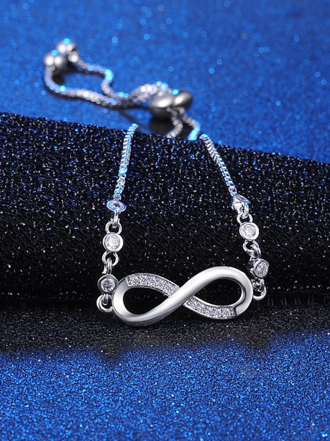 

Nilu's Collection Women Cubic Zirconia Silver-Plated Charm Bracelet