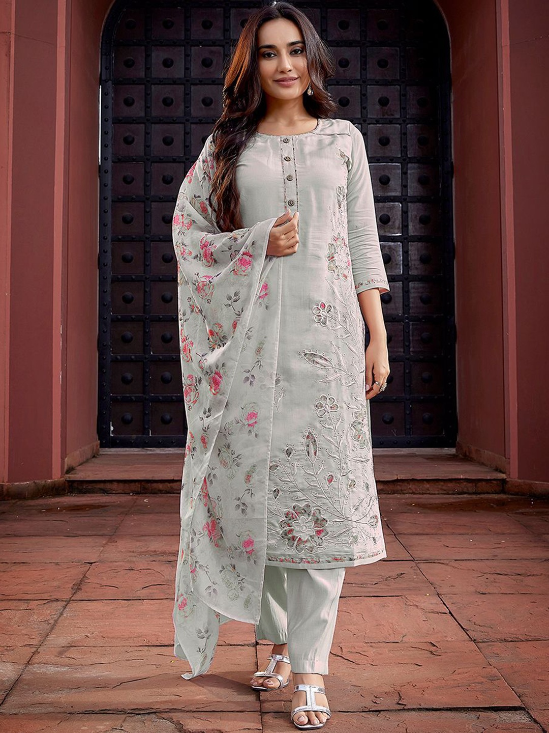 

DIVASTRI Women Floral Embroidered Regular Kurta with Trousers & With Dupatta, Green