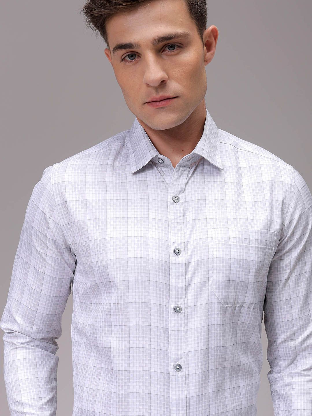 

The Indian Garage Co. X Luxe Men Slim Fit Opaque Checked Formal Shirt, Grey