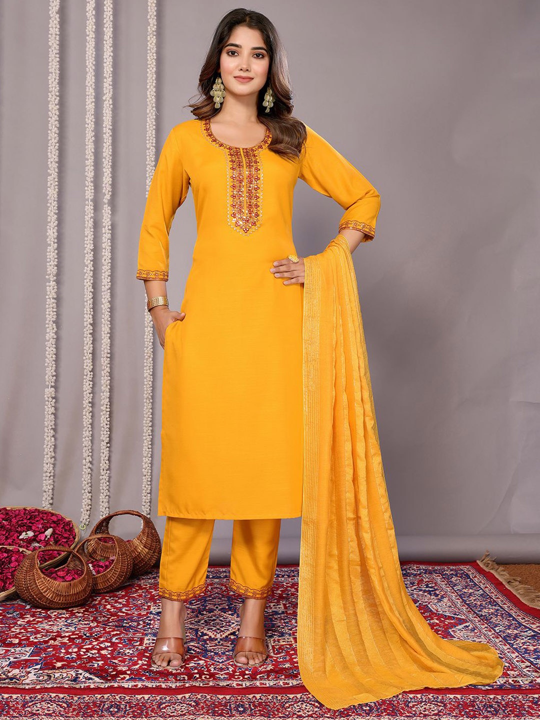 

DIVASTRI Women Ethnic Motifs Embroidered Regular Thread Work Kurta with Trousers & With Dupatta, Mustard