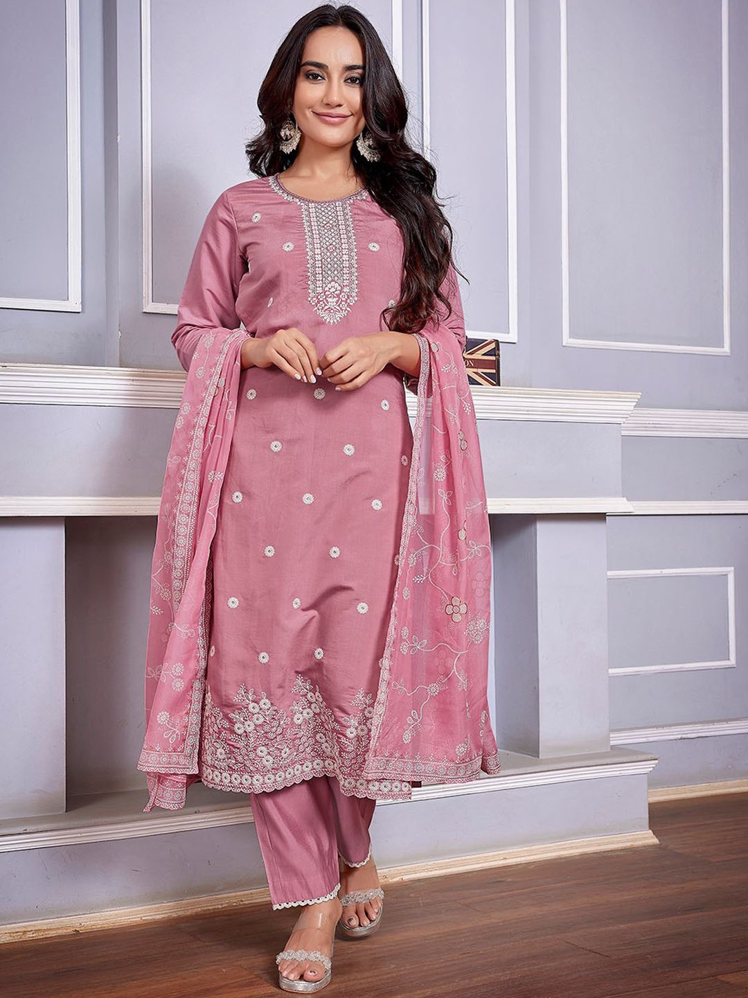 

DIVASTRI Women Ethnic Motifs Embroidered Regular Kurta with Trousers & With Dupatta, Pink