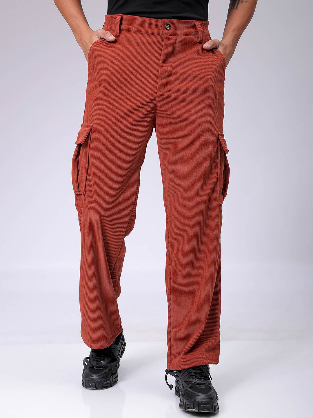 

The Indian Garage Co Men Textured Loose Fit Cargos Trousers, Rust