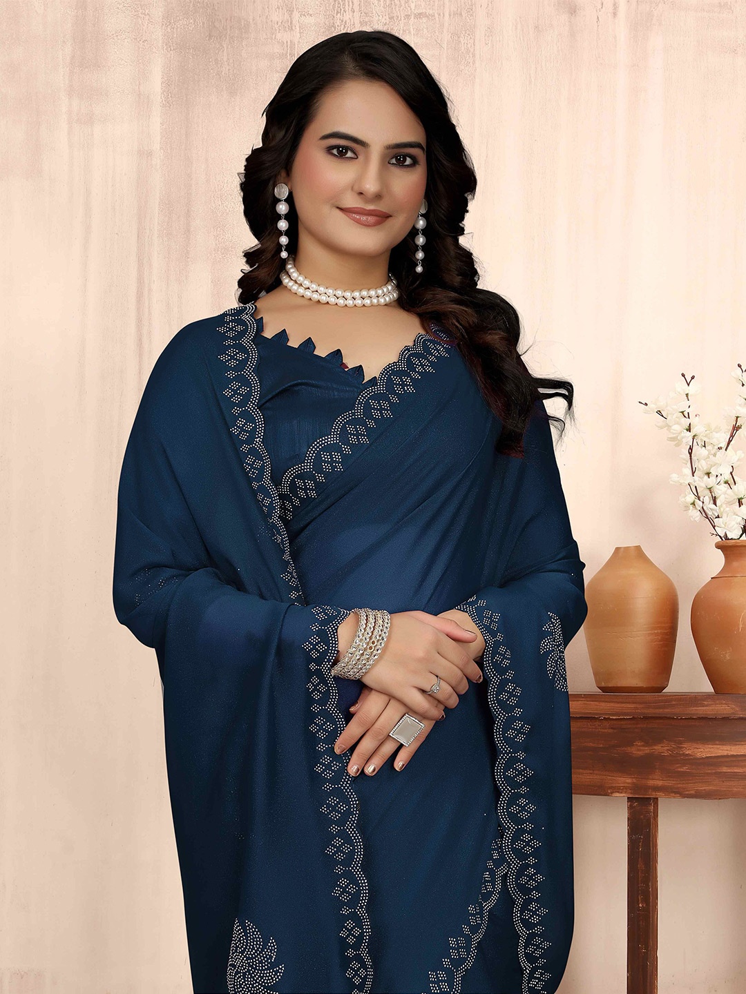 

ANJAVI FASHION Embellished Mukaish Work Saree, Teal
