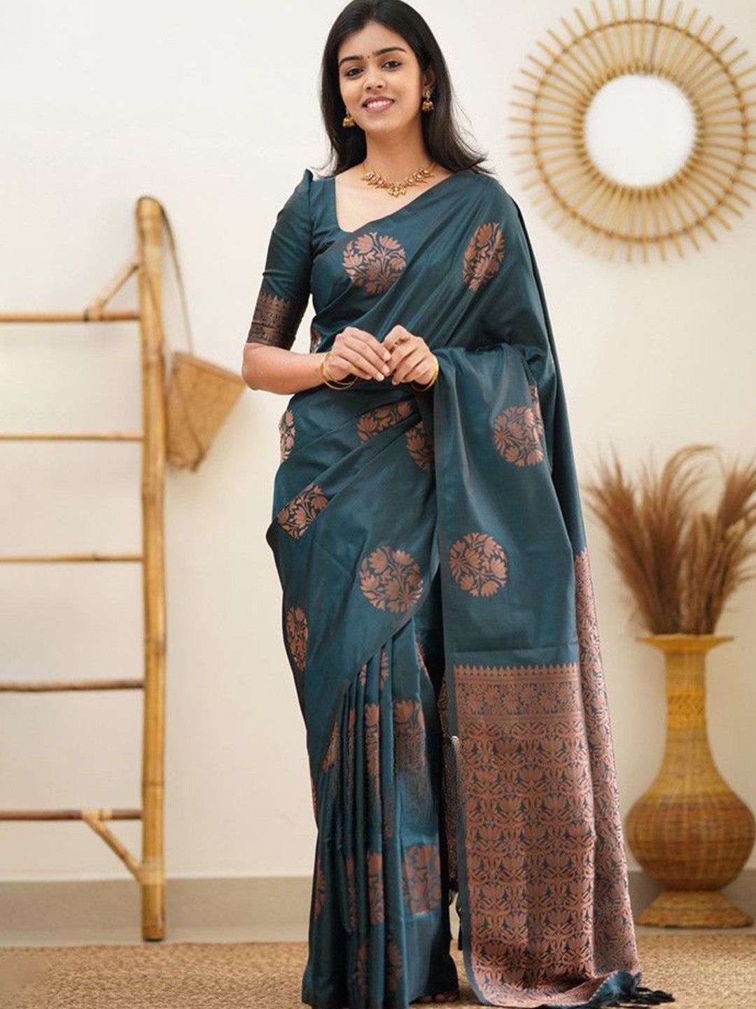 

Wuxi Woven Design Zari Pure Silk Banarasi Saree, Teal