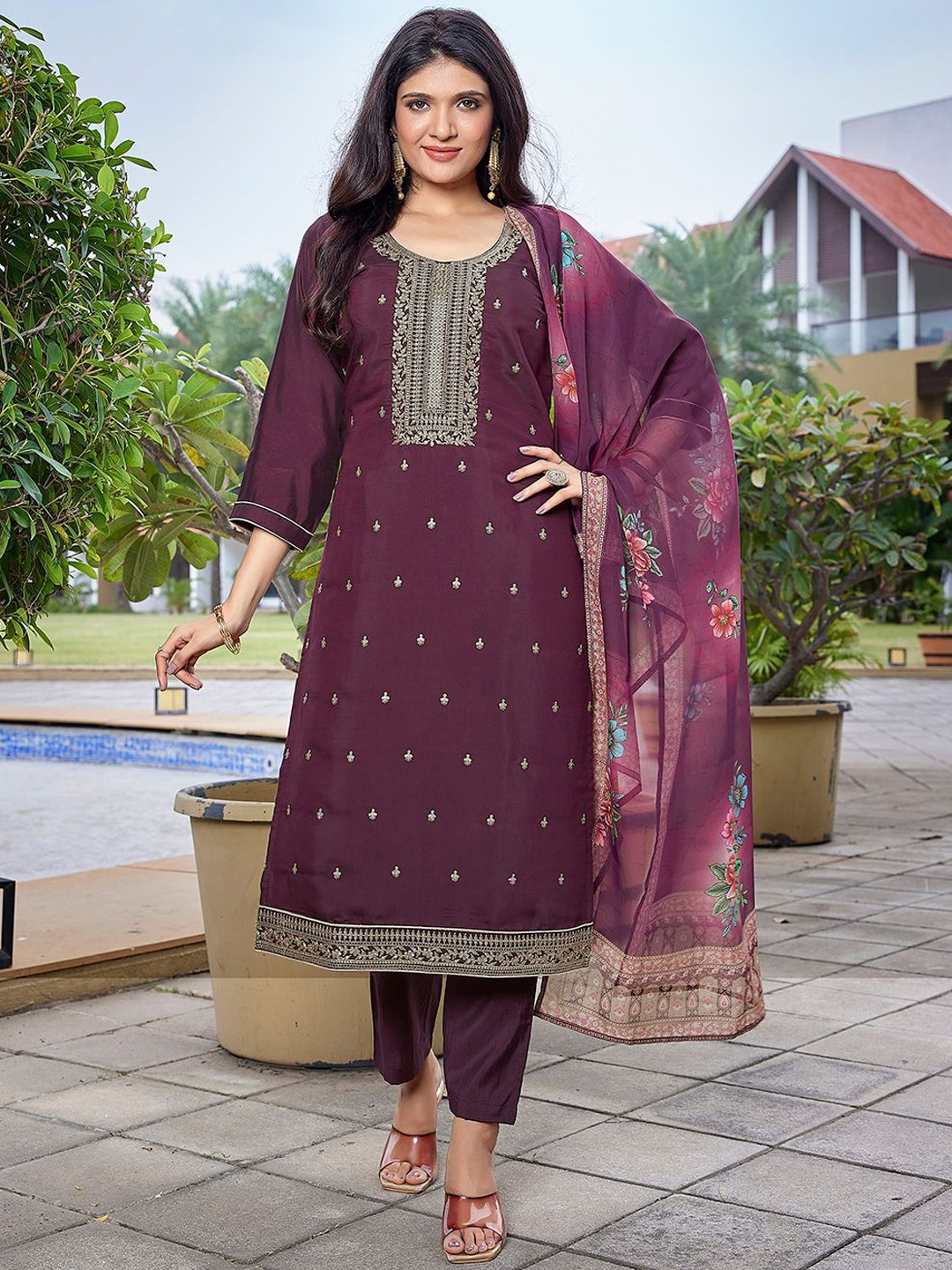 

DIVASTRI Women Ethnic Motifs Embroidered Regular Thread Work Kurta with Trousers & With Dupatta, Burgundy