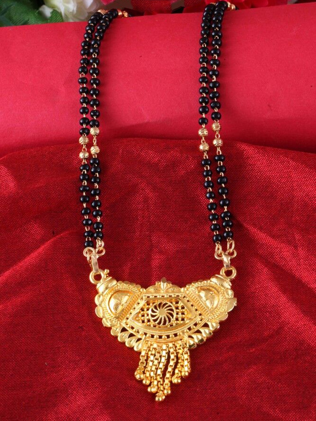 

DIVASTRI Gold-Plated Artificial Beads Mangalsutra