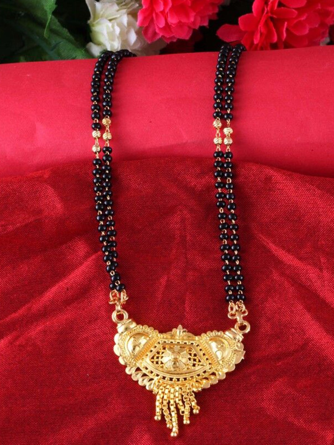 

DIVASTRI Gold-Plated Artificial Beads Mangalsutra