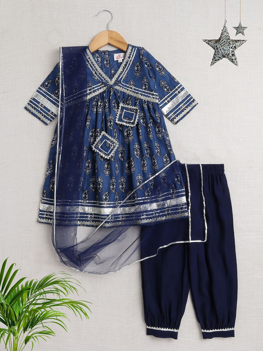 

The Magic Wand Girls Floral Embroidered Regular Gotta Patti Pure Cotton Kurta with Trousers & With Dupatta, Blue