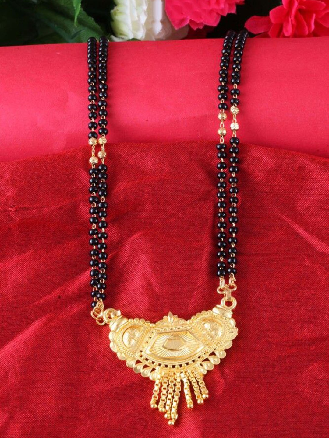 

DIVASTRI Gold-Plated Artificial Beads Mangalsutra