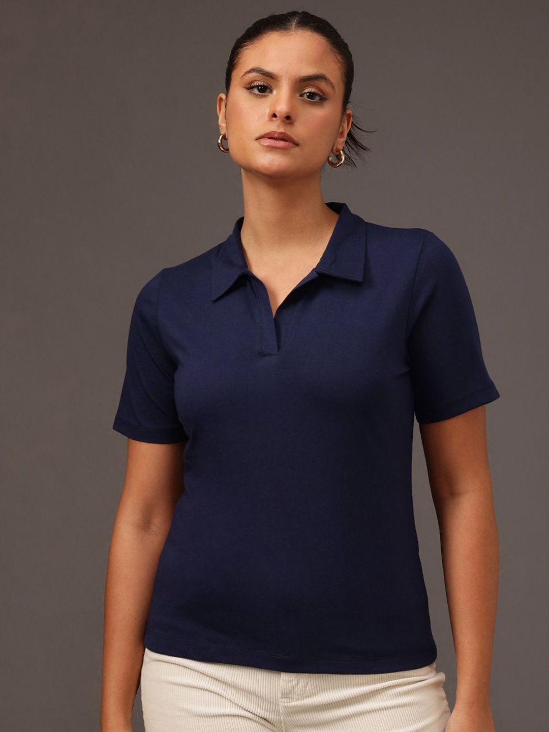 

MINT STREET Women V-Neck Pockets T-shirt, Navy blue