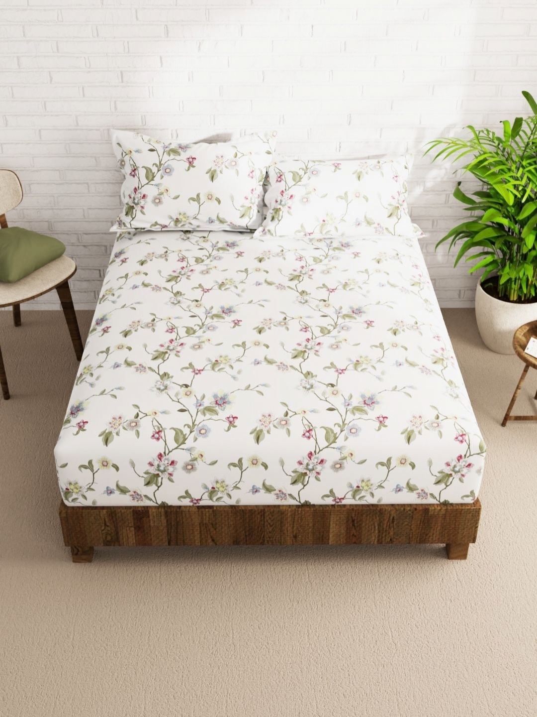 

KOPA White & Green Floral 152 TC Queen Bedsheet with 2 Pillow Covers