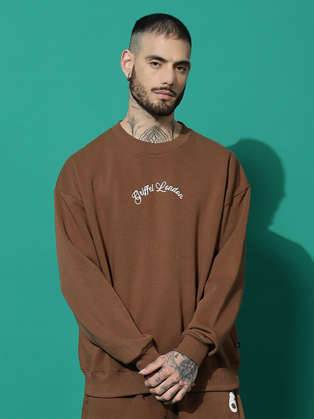 

GRIFFEL Men Round Neck Long Sleeves Sweatshirt, Coffee brown