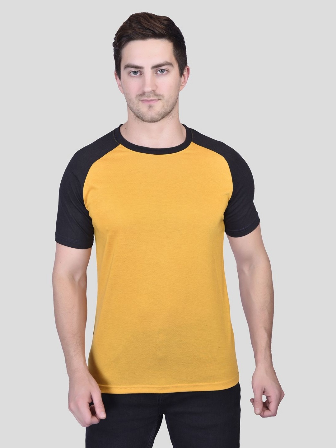 

KaamBhari Men Colourblocked T-shirt, Yellow