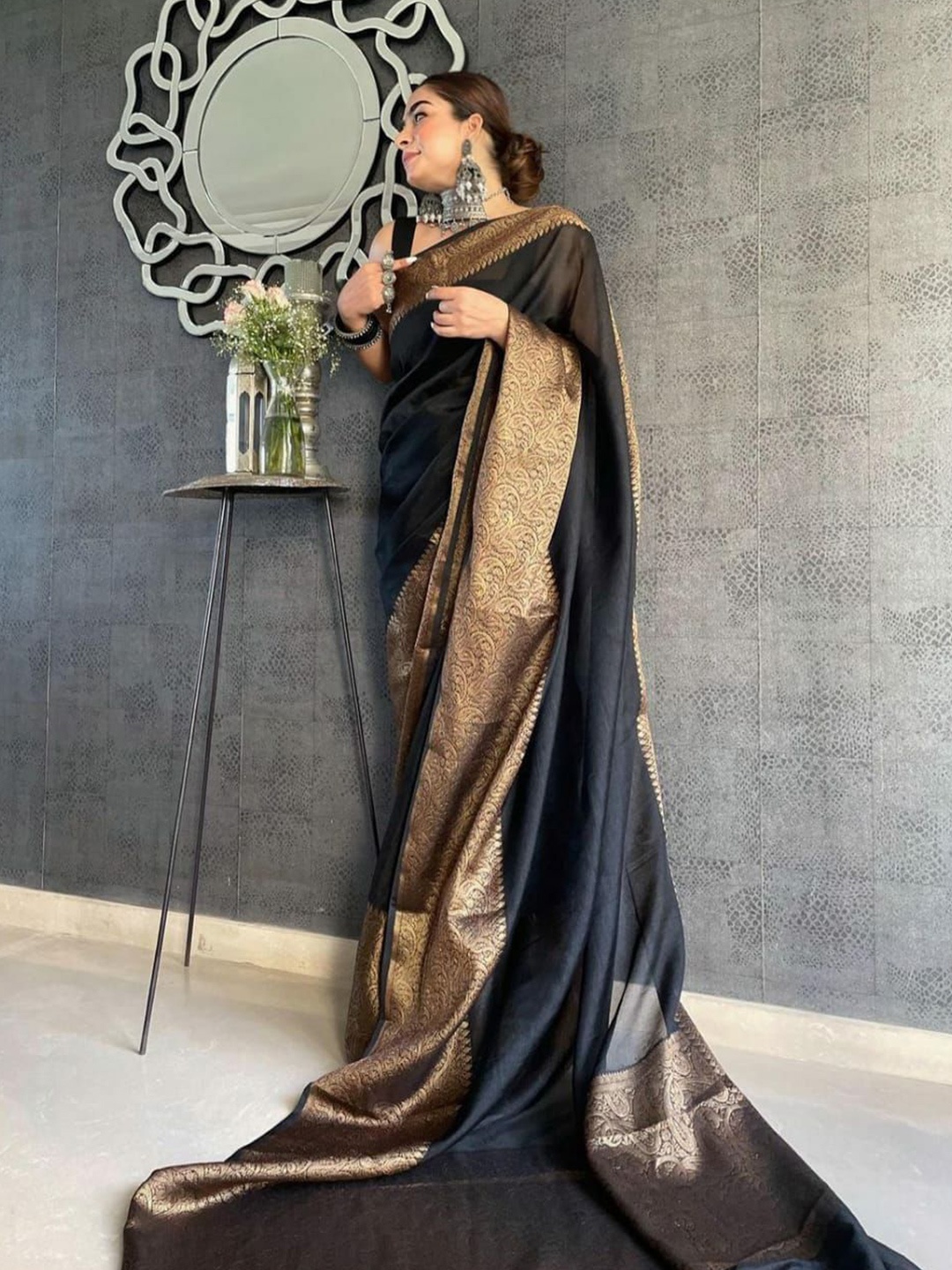 

Wuxi Woven Design Zari Pure Silk Banarasi Saree, Black