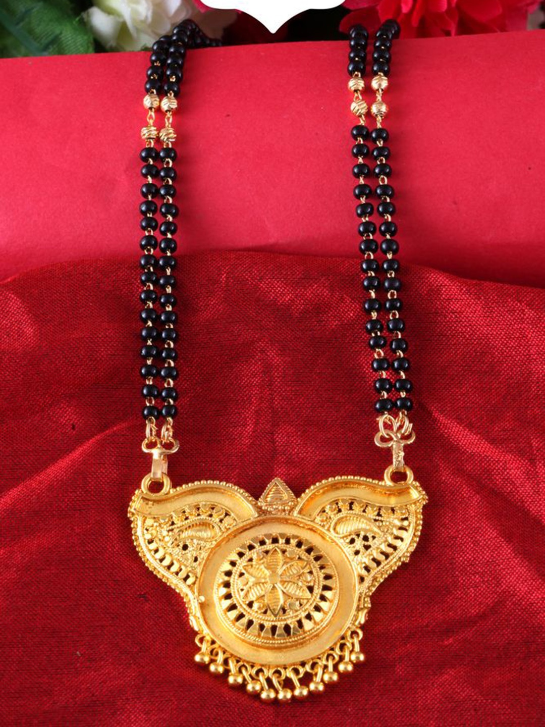 

DIVASTRI Gold-Plated Artificial Beads Mangalsutra