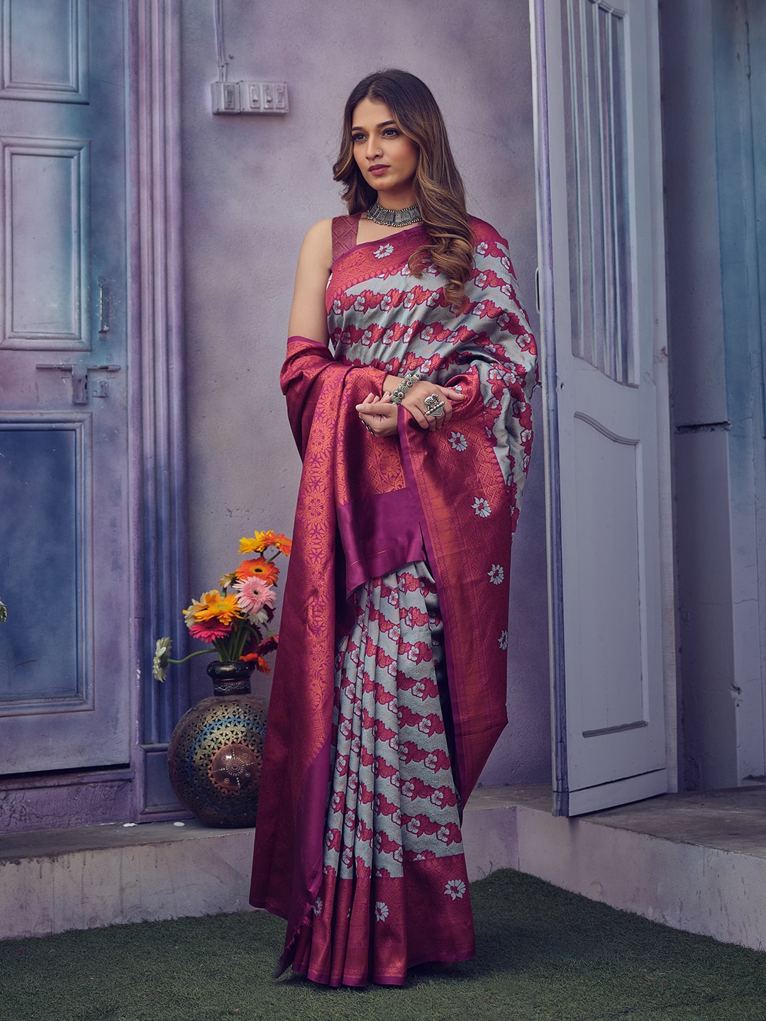 

Wuxi Woven Design Zari Pure Silk Banarasi Saree, Sea green