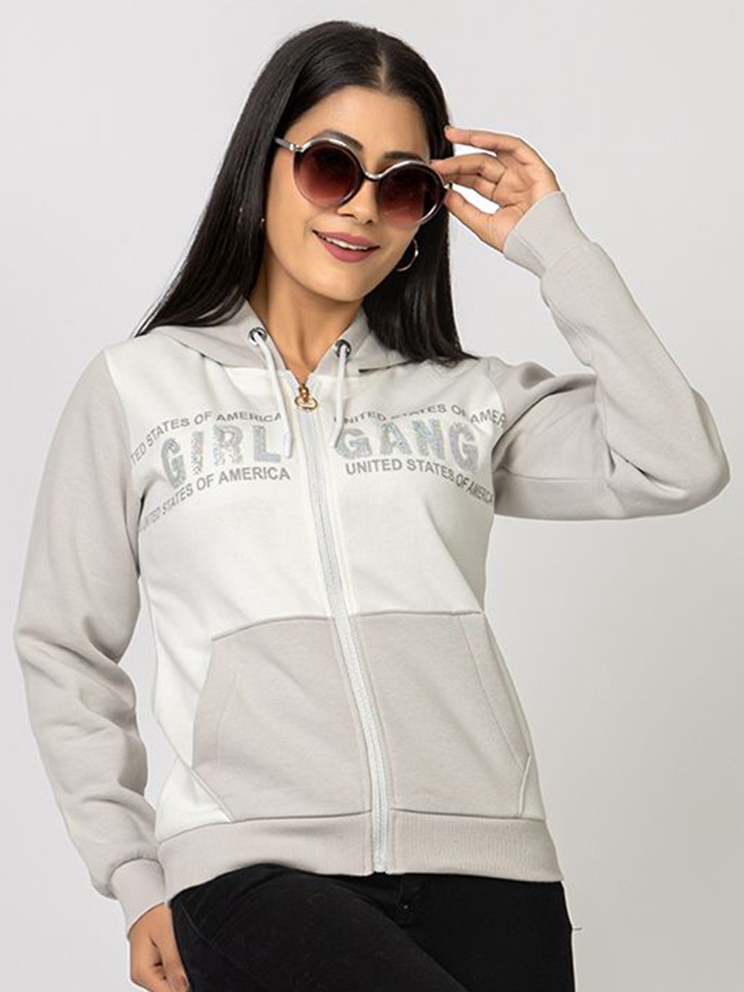 

Navsha Women Printed Hooded Sweatshirt, Grey
