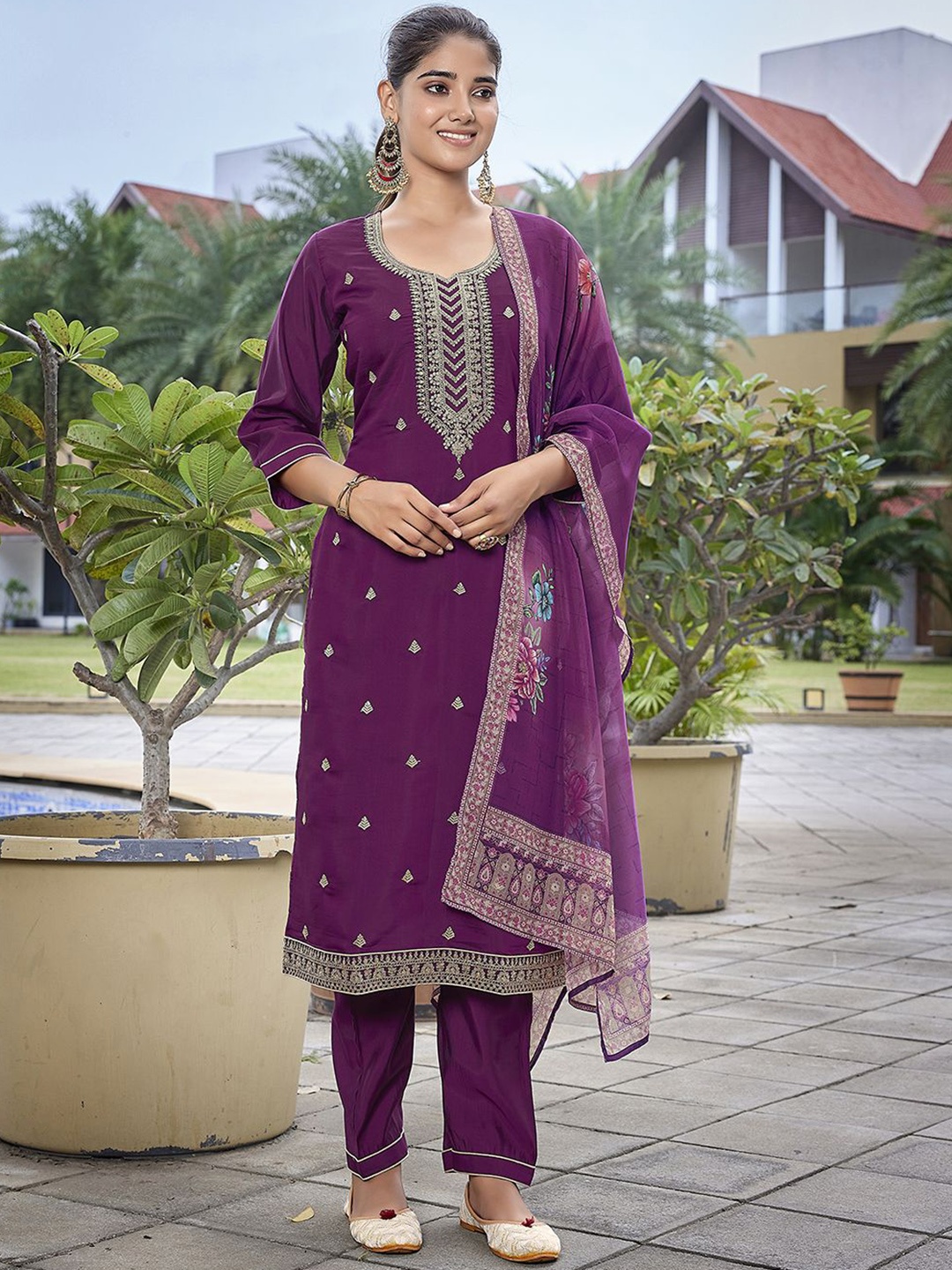 

DIVASTRI Women Ethnic Motifs Embroidered Regular Sequinned Kurta with Trousers & With Dupatta, Purple