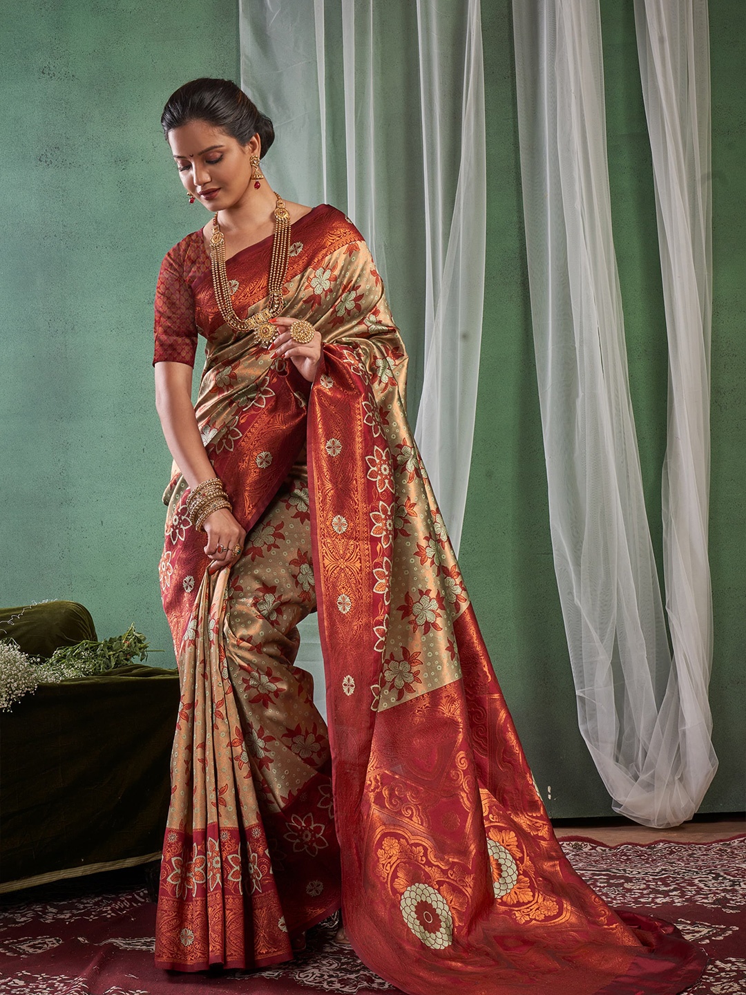 

Wuxi Woven Design Zari Pure Silk Banarasi Saree, Green