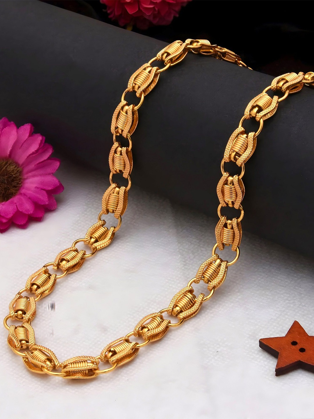 

Minprice Men Brass Gold-Plated Handcrafted Chain