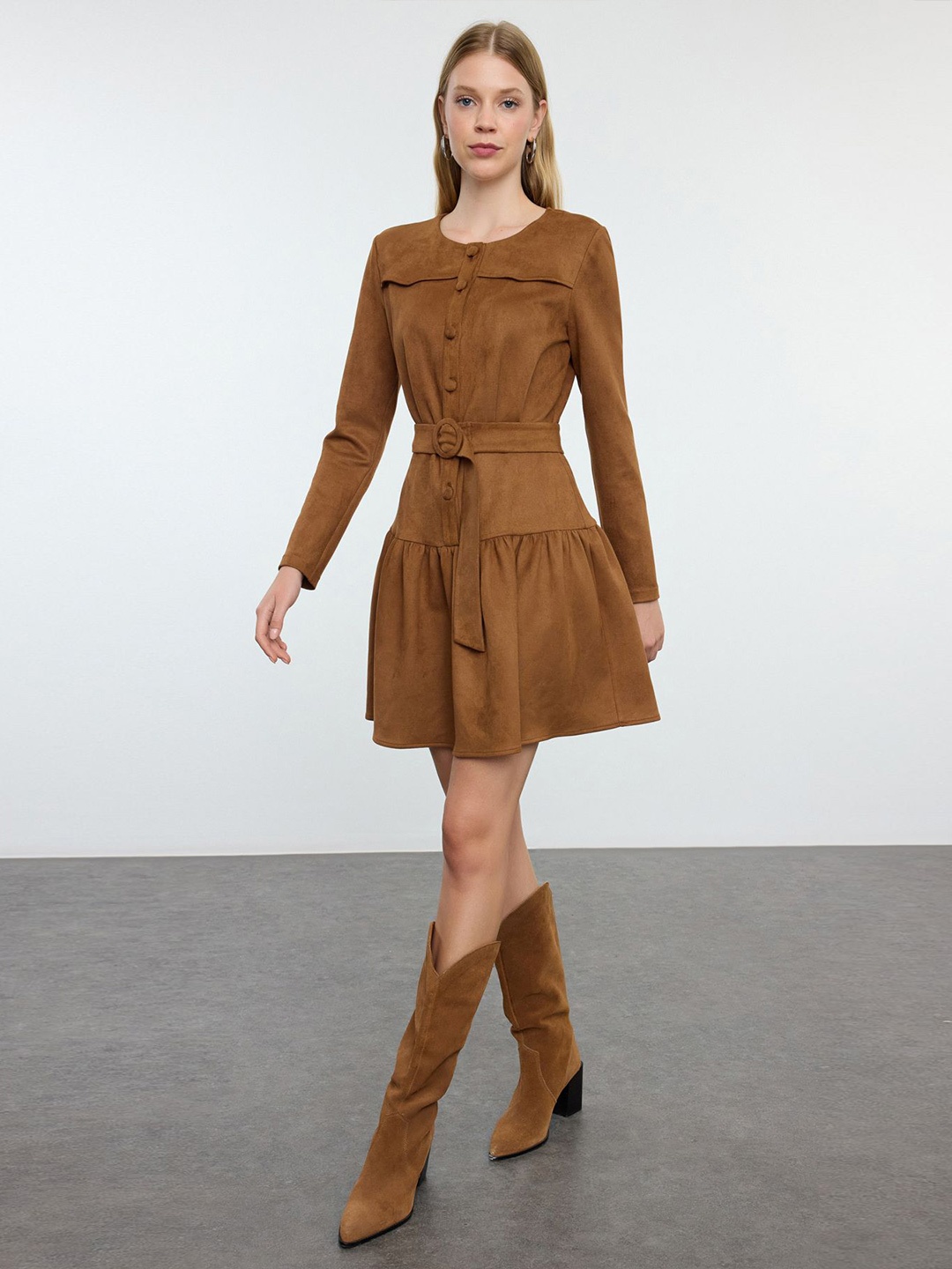

Trendyol Fit & Flare Dress, Na