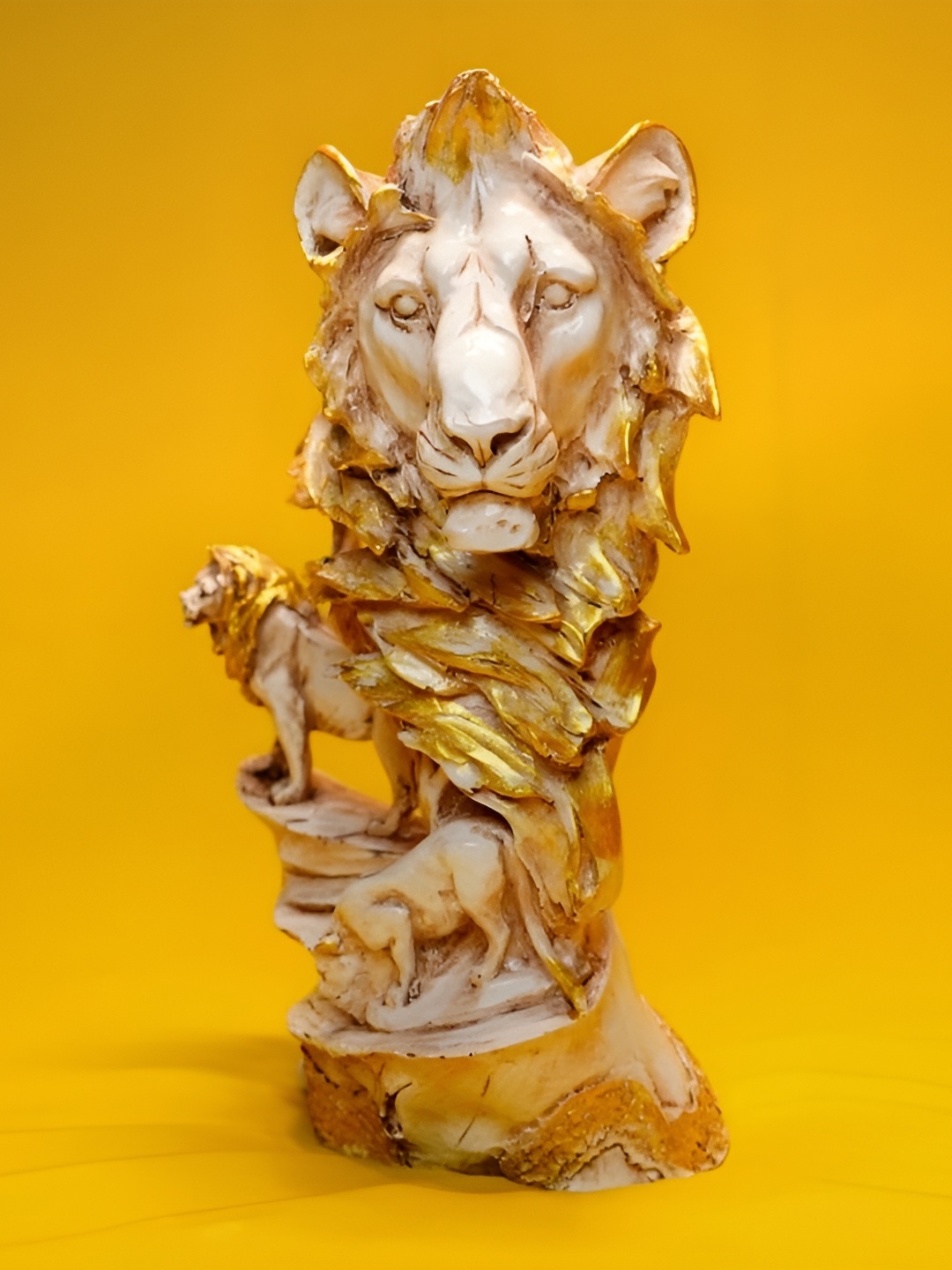

NAYRA HANDICRAFTS Gold-Toned Figurine Showpiece