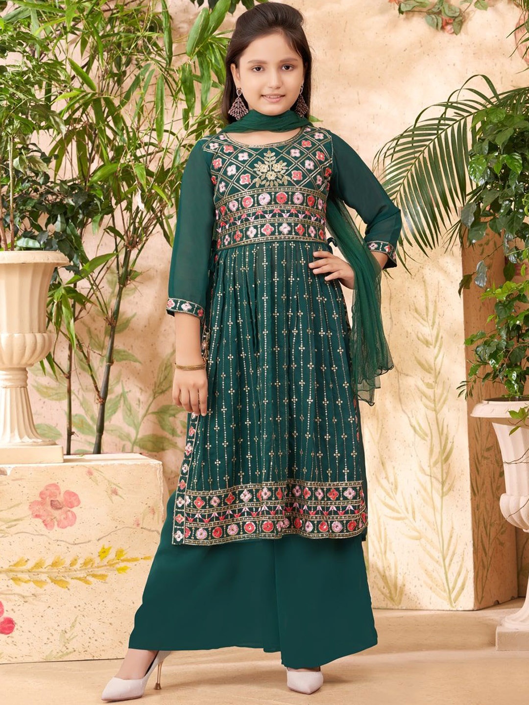 

BAESD Girls Floral Embroidered Regular Thread Work Kurta with Sharara & With Dupatta, Green