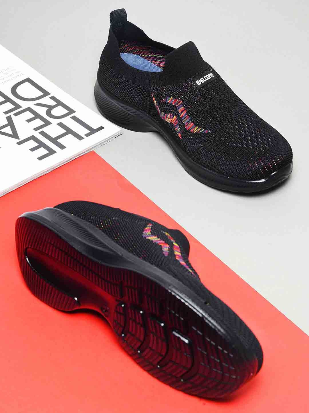 

WELCOME Women Slip-On Sneakers, Black