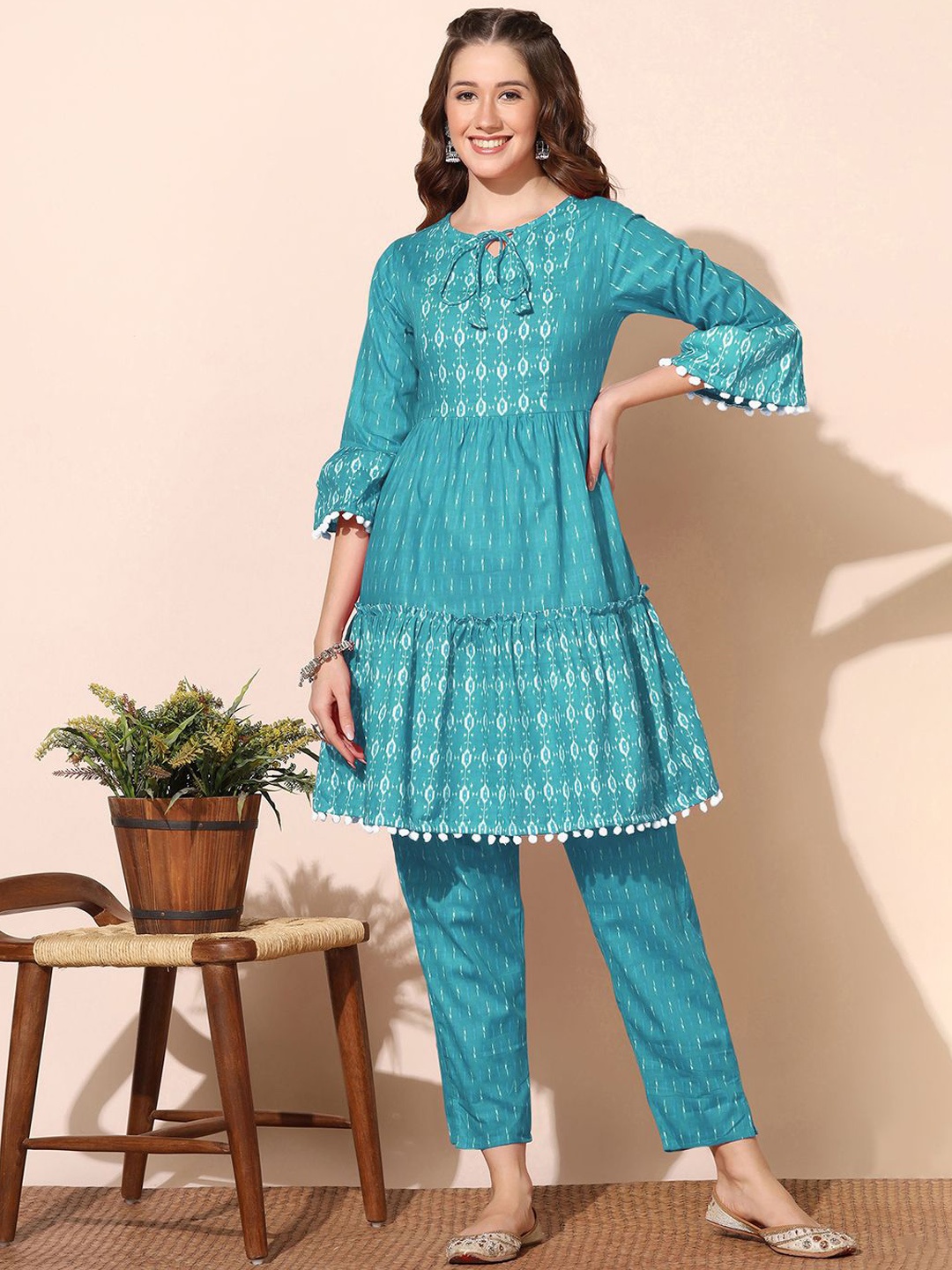 

FASHION DREAM Women Printed Regular Kurta with Trousers, Turquoise blue