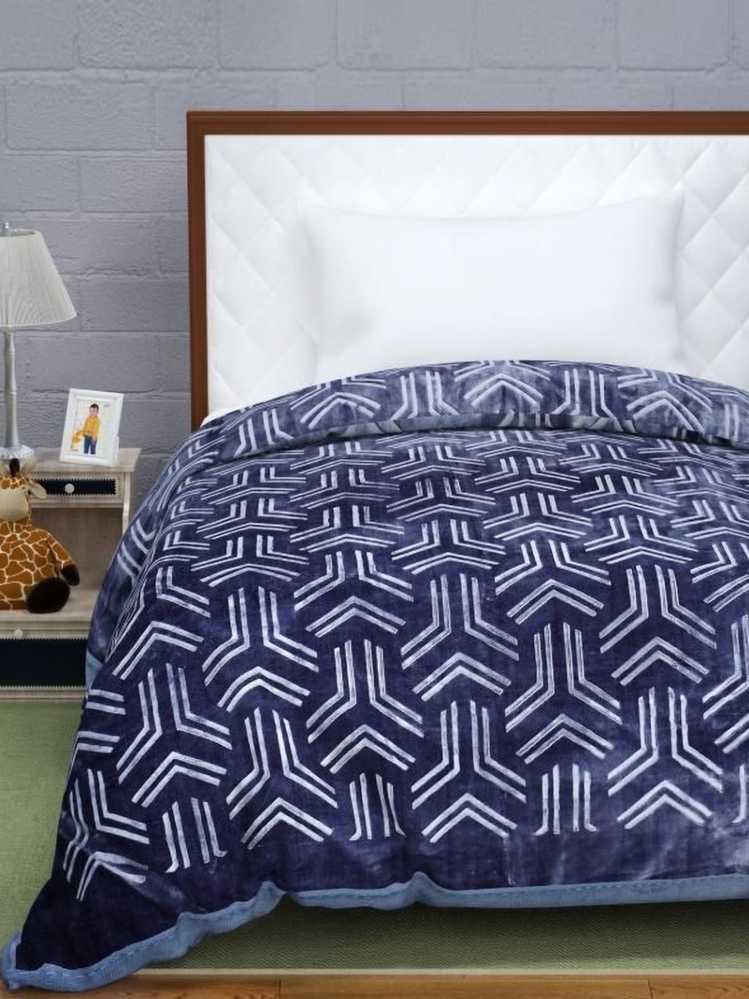 

Florida Blue & White Geometric Mink Single Bed Blanket
