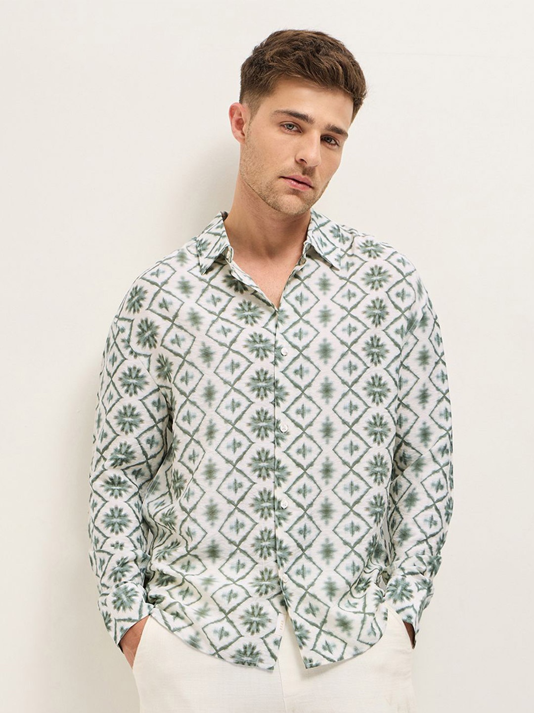 

THE BEAR HOUSE Men Opaque Printed Casual Shirt, Green