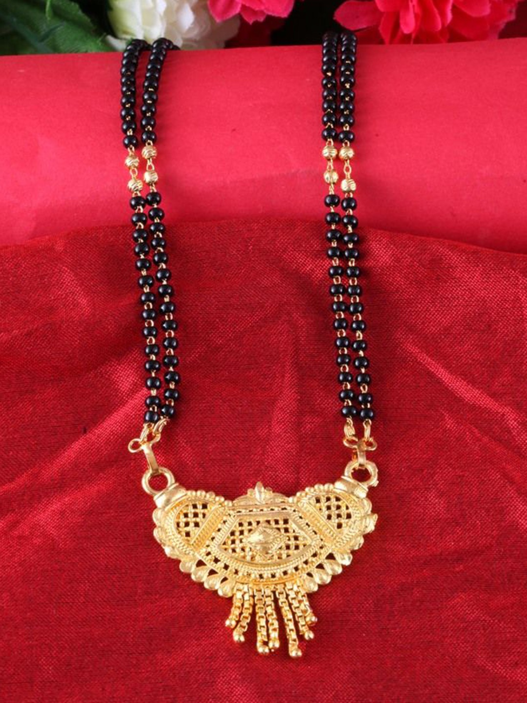 

DIVASTRI Gold-Plated Artificial Beads Mangalsutra