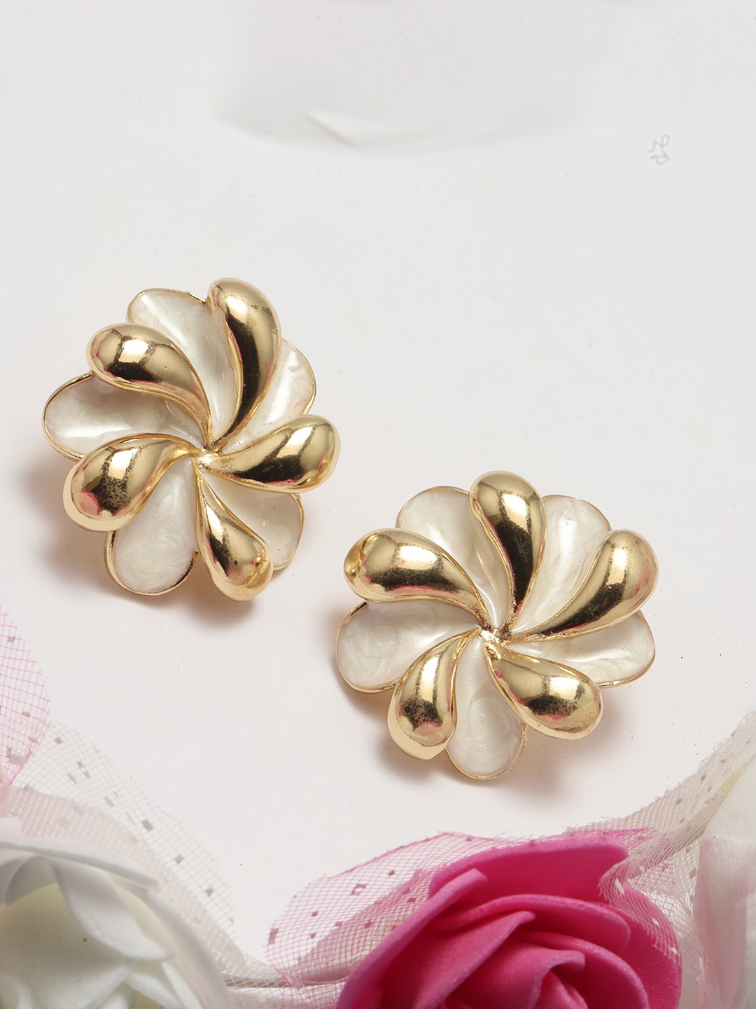 

Maansh Gold-Plated Floral Shaped Studs Earrings