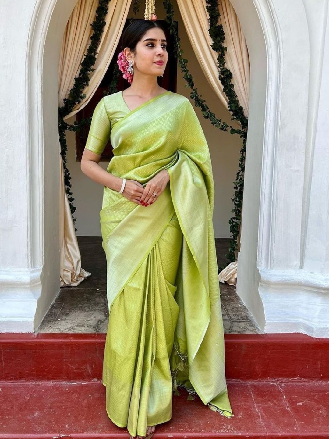 

Wuxi Woven Design Zari Pure Silk Banarasi Saree, Olive