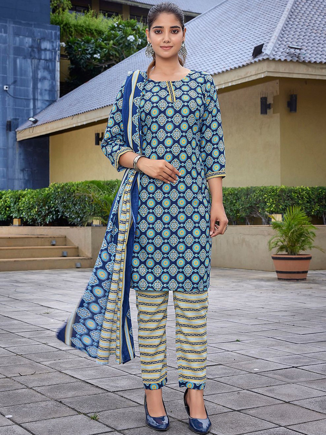 

DIVASTRI Women Printed Regular Kurta with Trousers & With Dupatta, Blue