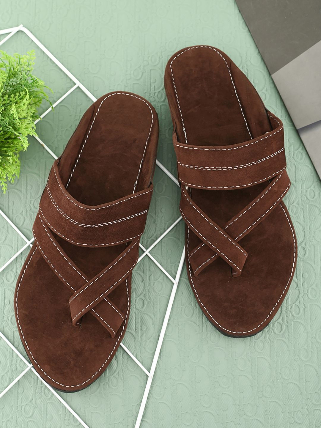 

Apratim Men One Toe Flats, Brown