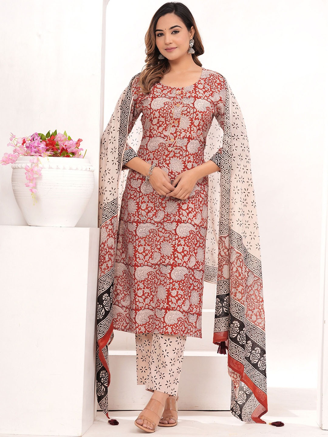 

VASUPRADA Women Floral Printed Regular Kurta with Trousers & With Dupatta, Brown