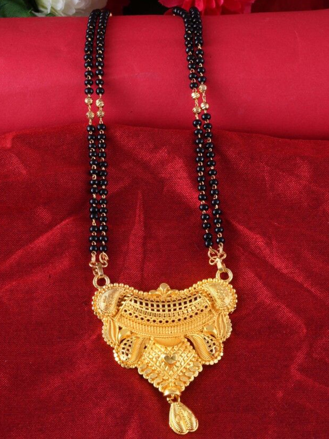 

DIVASTRI Gold-Plated Artificial Beads Mangalsutra